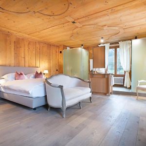 Deluxe Zimmer mit Kingsize-Bett
